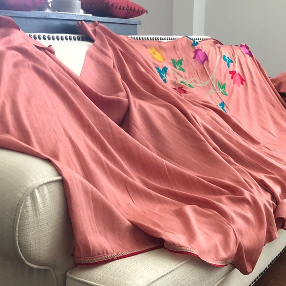 Beautiful tree of life embroidered matka linen saree with running bp - Picture 4 of 9